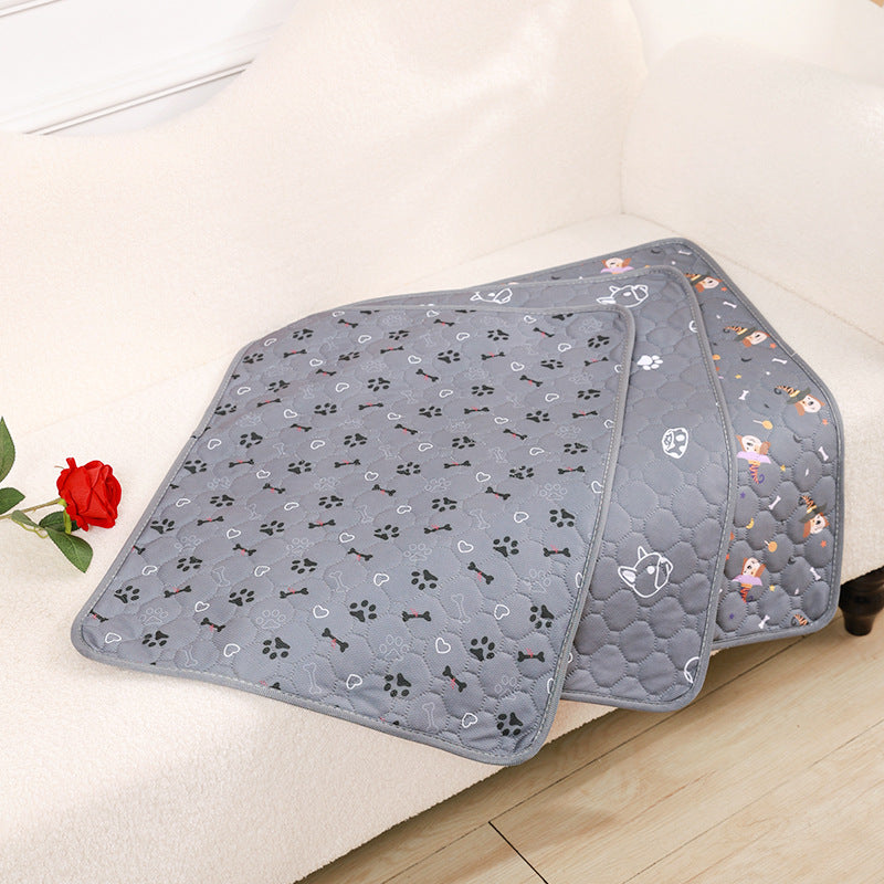 PawFix Washable Pee Pad – Anti-Slip Water-Absorbent Reusable Dog Pad, Gray Bone Footprints, 60×45cm